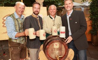 Traditioneller Bierfassanstich zur Eröffnung des Bauernherbstes.