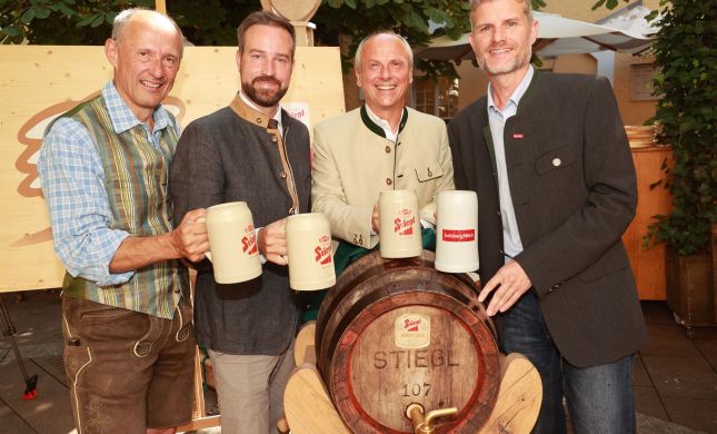 Traditioneller Bierfassanstich zur Eröffnung des Bauernherbstes.